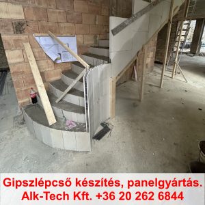 gipszlepcso-keszites-lepesenkent-ket-vegen-ivelt-10 Két végén ívelt gipszlépcső elkészítése – 10. lépés: teljes magasságban megépített oldaltámasz bemutatása.