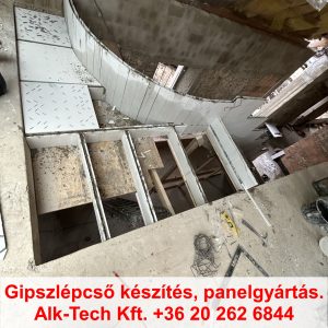 gipszlepcso-keszites-lepesenkent-ket-vegen-ivelt-15 Két végén ívelt gipszlépcső elkészítése – 15. lépés: emeleti szint gipszlapok lerakása beton öntéshez.
